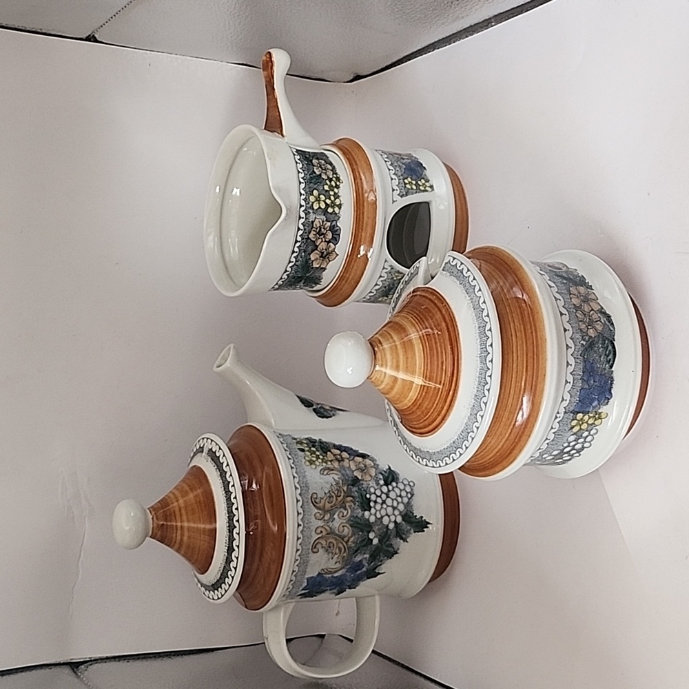 Vintage Discontinued Goebel Burgund Country w/ Rust Rim Set of 4 Pieces